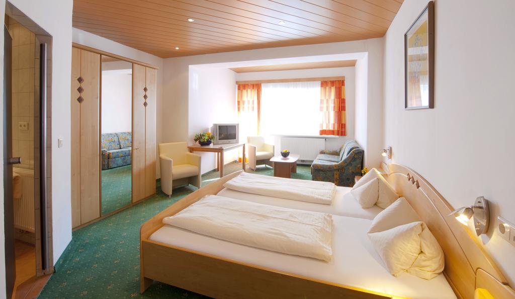 Clubhotel Götzens Стая снимка